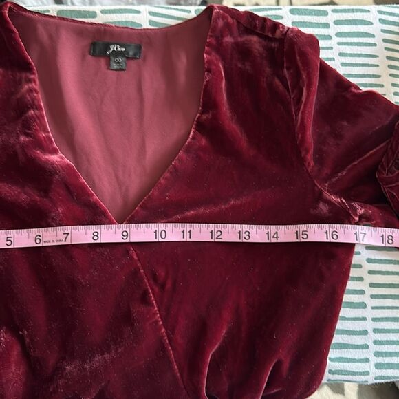 J. Crew Women’s Faux Wrap Velvet Top Burgundy Peplum Size 00 - Picture 6 of 13